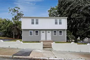 42 Sisson St, Pawtucket, RI 02860 - Photo 1