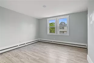 42 Sisson St, Pawtucket, RI 02860 - Photo 25