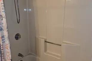 20 Village Ct, West Warwick, RI 02893 - Photo 15