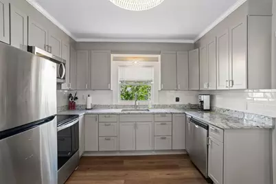 14 Lucas Avenue, Newport, RI 02840 - Photo 3