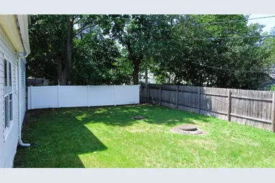 16 Jennison Road, Warwick, RI 02889 - Photo 9