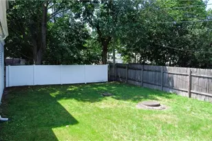 16 Jennison Rd, Warwick, RI 02889 - Photo 9