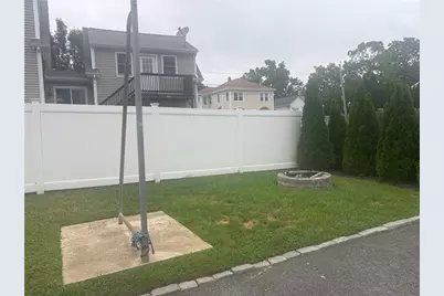 35 Collins Street, Bristol, RI 02809 - Photo 3