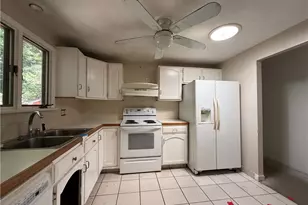 41 Beeckman Ave, Cranston, RI 02920 - Photo 5