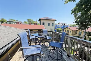 75 Pelham St, Newport, RI 02840 - Photo 3
