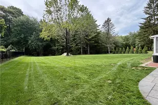 12 Tall Pine Dr, East Greenwich, RI 02818 - Photo 3