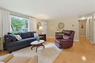 39 Tidewater Dr W, South Kingstown, RI 02879 - Photo 17