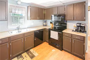 14 Debra Dr, Richmond, RI 02812 - Photo 13