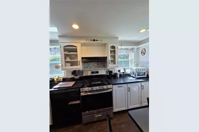 37 Eustis Avenue, Newport, RI 02840 - Photo 15