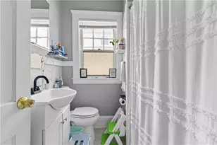 183 Narragansett St, Cranston, RI 02905 - Photo 11