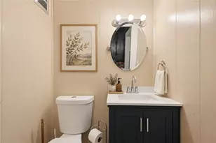 85 Hughes Ave, Pawtucket, RI 02861 - Photo 11