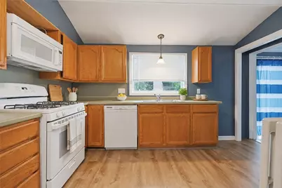 85 Hughes Avenue, Pawtucket, RI 02861 - Photo 9