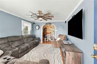 13 Hunter Ave, Johnston, RI 02919 - Photo 9