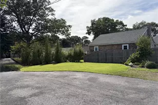 103 Darrow Dr, Warwick, RI 02886 - Photo 13