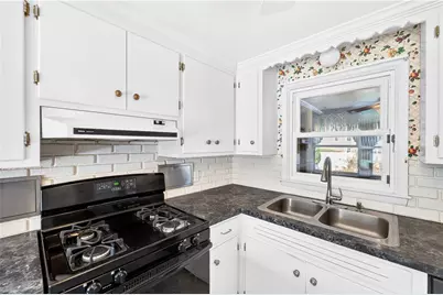 60 Birchwood Drive, Cranston, RI 02920 - Photo 7