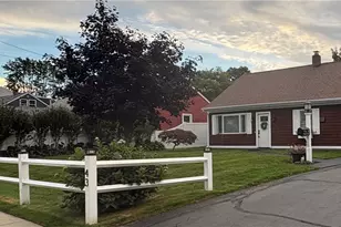 43 Greenway Dr, Bristol, RI 02809 - Photo 3