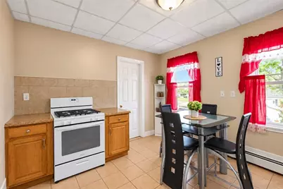 277 Sayles Avenue, Pawtucket, RI 02860 - Photo 15