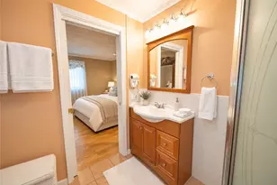 230 Oaklawn Ave, Cranston, RI 02920 - Photo 13