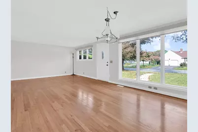 8 Gould Road, Cranston, RI 02921 - Photo 3