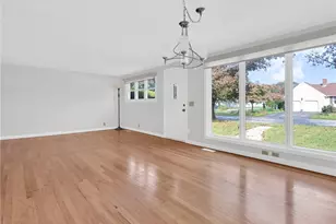 8 Gould Rd, Cranston, RI 02921 - Photo 3