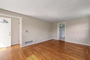 57 Drowne St, Cranston, RI 02905 - Photo 7