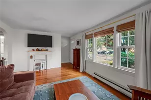 33 Betsy Williams Dr, Warwick, RI 02889 - Photo 7