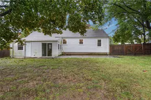 33 Betsy Williams Dr, Warwick, RI 02889 - Photo 23