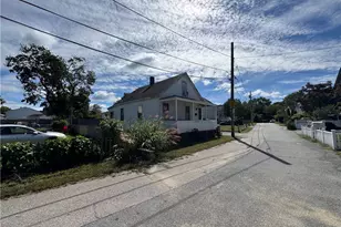 14 Crescent Ave, East Providence, RI 02915 - Photo 5