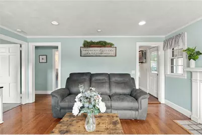1040 Greenwich Avenue, Warwick, RI 02886 - Photo 5