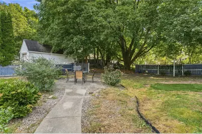 1040 Greenwich Avenue, Warwick, RI 02886 - Photo 33