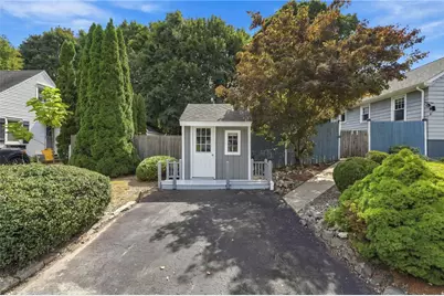 1040 Greenwich Avenue, Warwick, RI 02886 - Photo 27