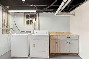 1040 Greenwich Ave, Warwick, RI 02886 - Photo 21