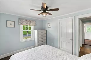 1040 Greenwich Ave, Warwick, RI 02886 - Photo 11