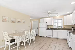 980 Matunuck Beach Rd, South Kingstown, RI 02879 - Photo 5