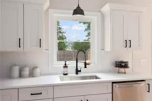 93 Fiat Ave, Cranston, RI 02910 - Photo 5