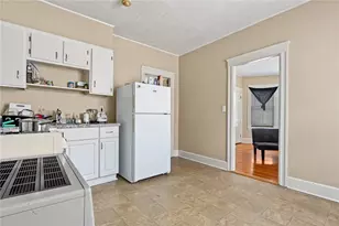 28 Knight St, Central Falls, RI 02863 - Photo 15