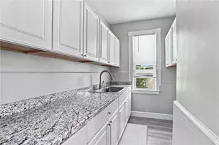 51 Hall St, Providence, RI 02904 - Photo 17