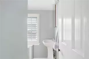 15 Elmsgate Wy, East Providence, RI 02916 - Photo 19