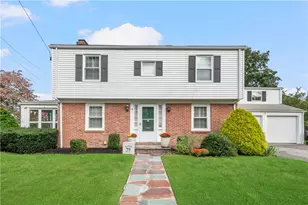 15 Elmsgate Wy, East Providence, RI 02916 - Photo 1