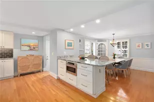 15 Elmsgate Wy, East Providence, RI 02916 - Photo 5