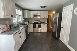 25 Waite Ct, North Kingstown, RI 02852 - Photo 7