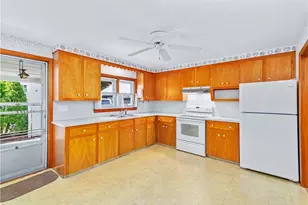 19 Beaumont St, East Providence, RI 02916 - Photo 13