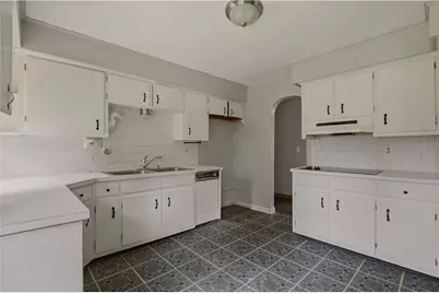 1639 Bulgarmarsh Road, Tiverton, RI 02878 - Photo 15