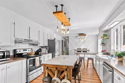77 Narragansett Avenue, Westerly, RI 02891 - Photo 9