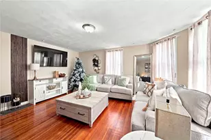 37 Old Oak Ave, Cranston, RI 02910 - Photo 11