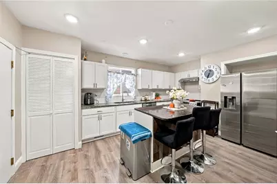 37 Old Oak Avenue, Cranston, RI 02910 - Photo 5