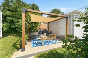41 Rochambeau Ave, Providence, RI 02906 - Photo 7