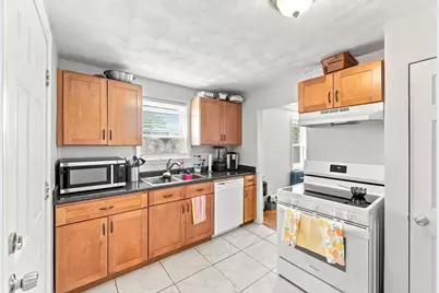 41 Rochambeau Avenue, Providence, RI 02906 - Photo 35