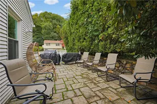 34 Bellevue Dr, Cranston, RI 02920 - Photo 25
