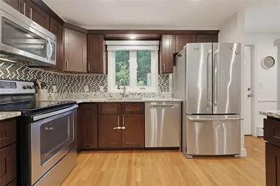 34 Bellevue Drive, Cranston, RI 02920 - Photo 9